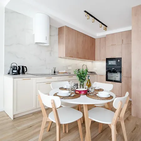 Appartamento Pomorska - Balcony & Parks Nearby - By Rentujemy *